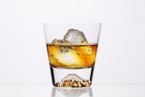 キリンウイスキー富士山麓シグニチャーブレンドと富士山グラス〈ロックグラス〉のセット【お酒 ウイスキー グラス】◇