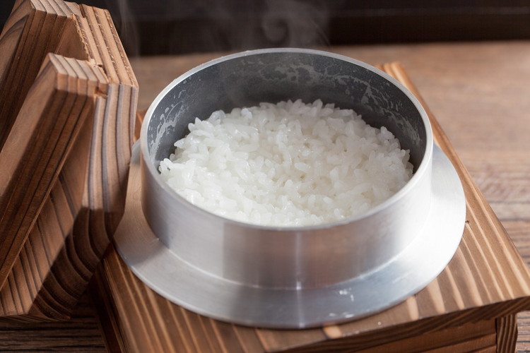 御殿場肉処くうら御食事券3,000円分【焼肉 牛肉 国産 静岡そだち 御殿場こしひかり 希少 チケット 体験 グルメ】