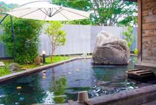 （平日限定）時之栖　スローハウスヴィラ1泊朝食付き　御宿泊ペアチケット