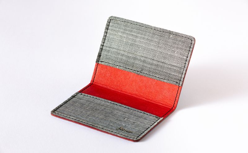 自然素材を使った名刺入れ(茶色・緑)