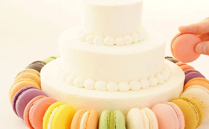 数量限定★マカロンタワー 皆さんでデコレーション 3段ロールケーキと色々なフレーバーのマカロン60個入り 豪華 お祝い おやつ 洋菓子 人気 厳選 袋井市