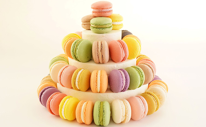 数量限定★マカロンタワー 皆さんでデコレーション 3段ロールケーキと色々なフレーバーのマカロン60個入り 豪華 お祝い おやつ 洋菓子 人気 厳選 袋井市