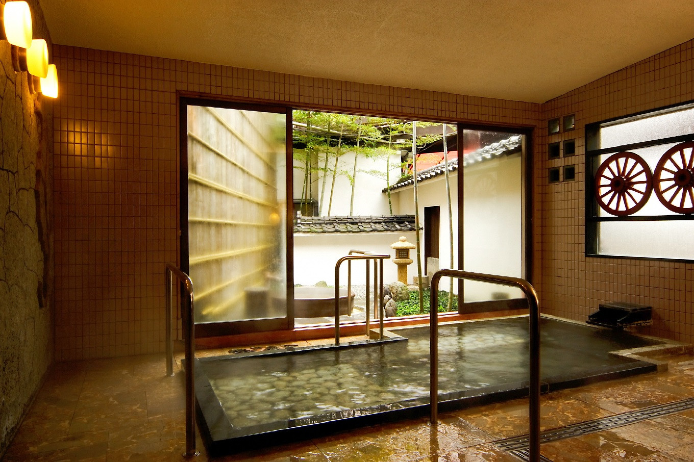 F-42　【坂聖・玉樟園】１泊２食付き宿泊券（2名様）