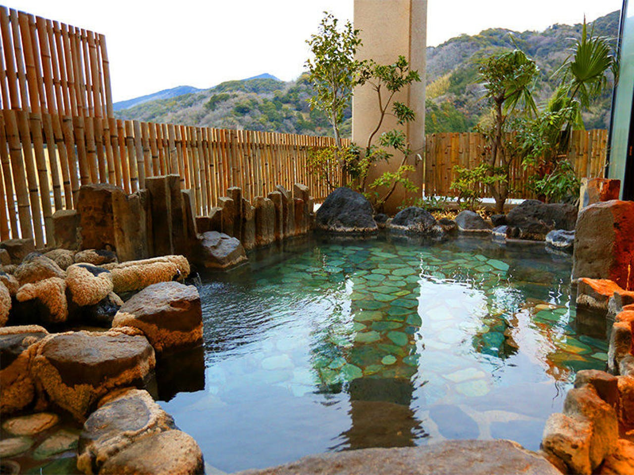 F-15　【土肥ふじやホテル】平日宿泊券（3名様）