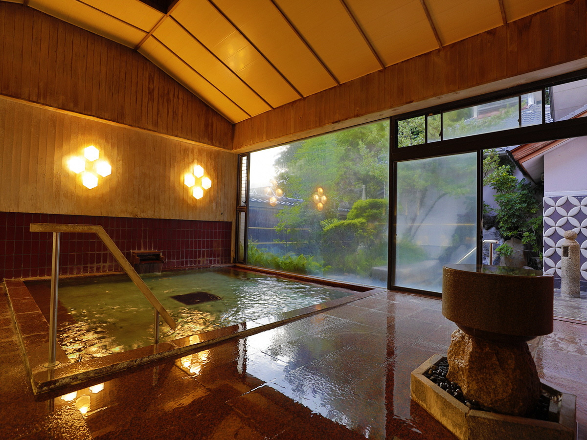 F-42　【坂聖・玉樟園】１泊２食付き宿泊券（2名様）