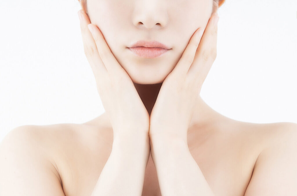 【自然療法 サロンミモザ】 しっとり うるツヤ肌 白びわ葉エキス配合 ほわっと びわ オイル １本（１００ml）