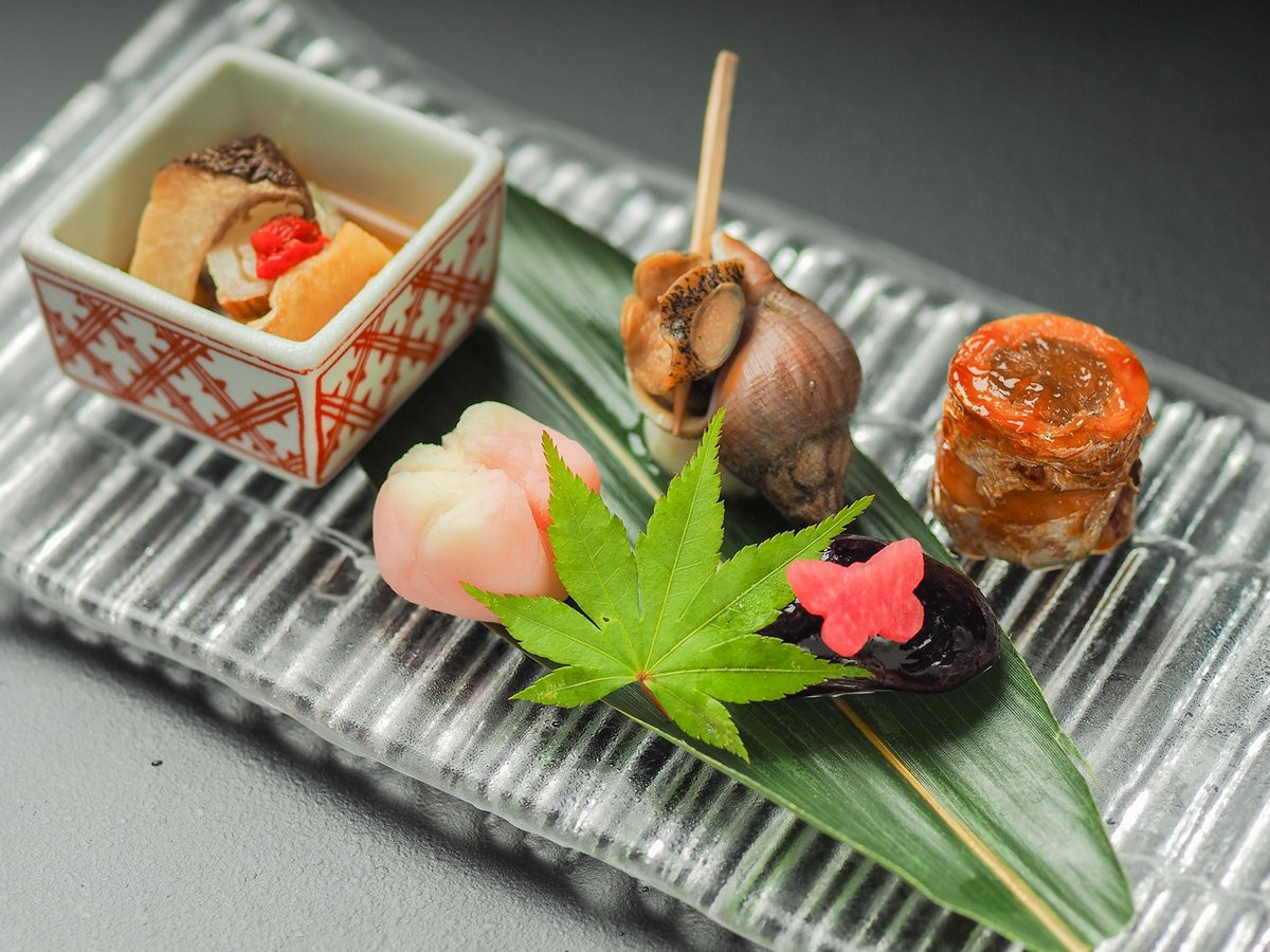 【新井旅館】準特別室 桐の棟 ペア宿泊券 １泊２食付 温泉 食事 癒し カップル 記念日 静岡県 伊豆市 修善寺温泉 国の登録文化財の宿