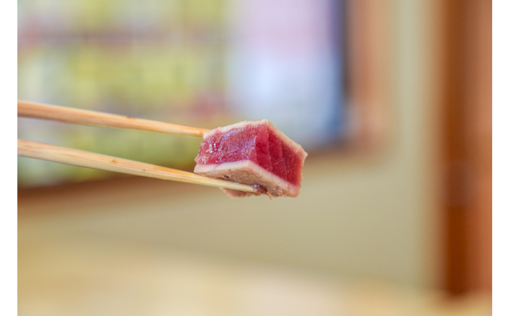 【年内発送】【大容量】日光丸自慢の一本釣りカツオ使用！カツオシーステーキ約1,200g（約400g ×3）特製ステーキソース付き  鰹  冷凍 小分け 大容量  時短  便利 個包装 おつまみ おかず 惣菜 晩ごはん 加工品 カツオ 鰹  魚  焼くだけ