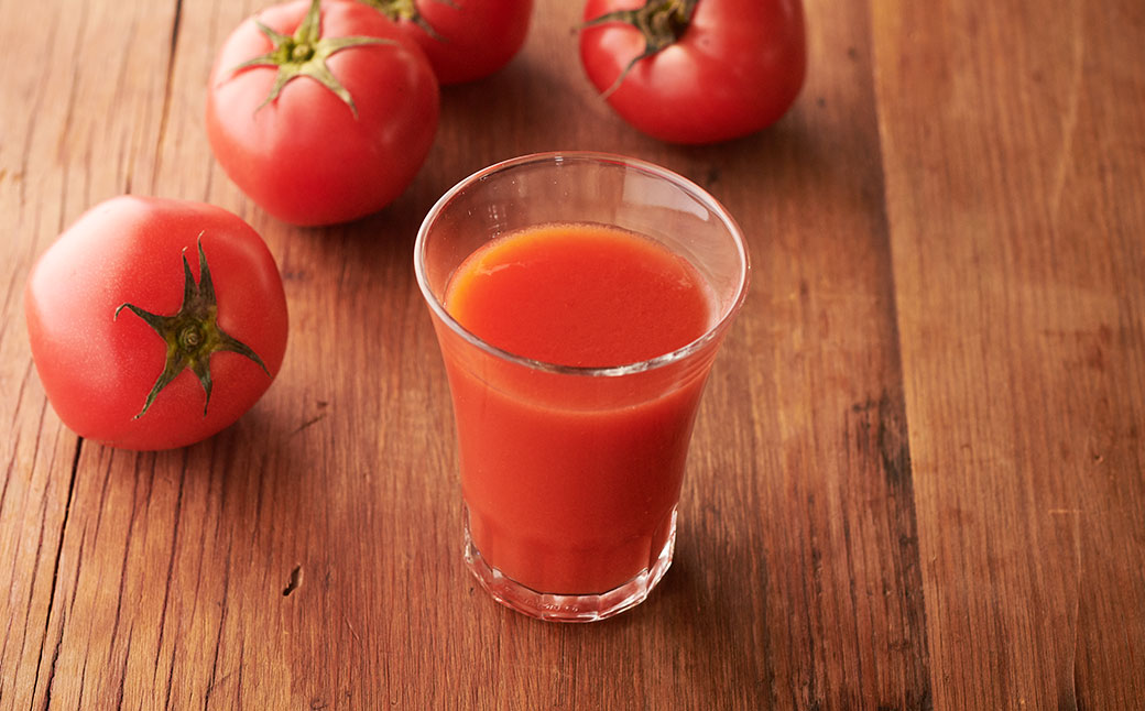 静岡県菊川産のあかでみトマトをぎゅっぎゅっとしぼった100%トマトジュース