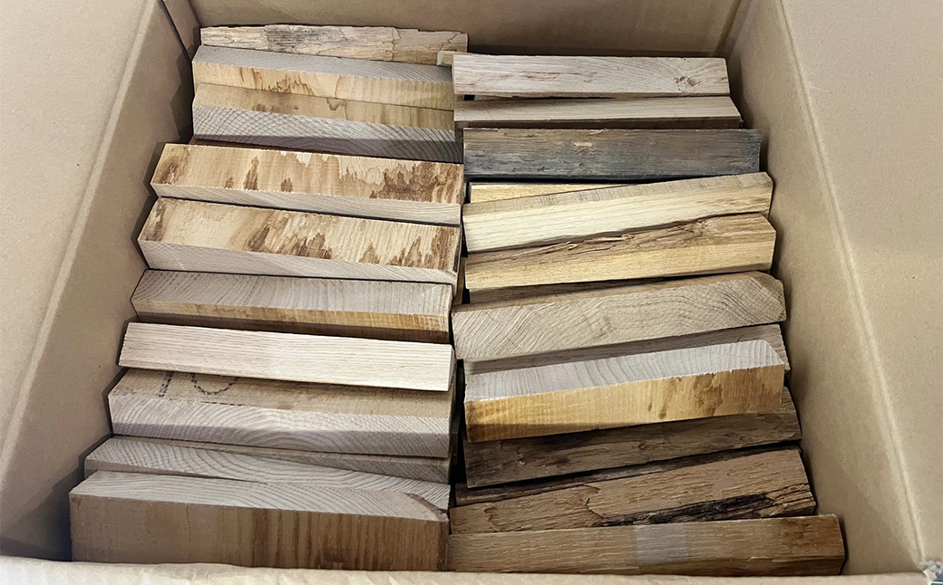 広葉樹の切れてる薪 各20cm 合計約17kg