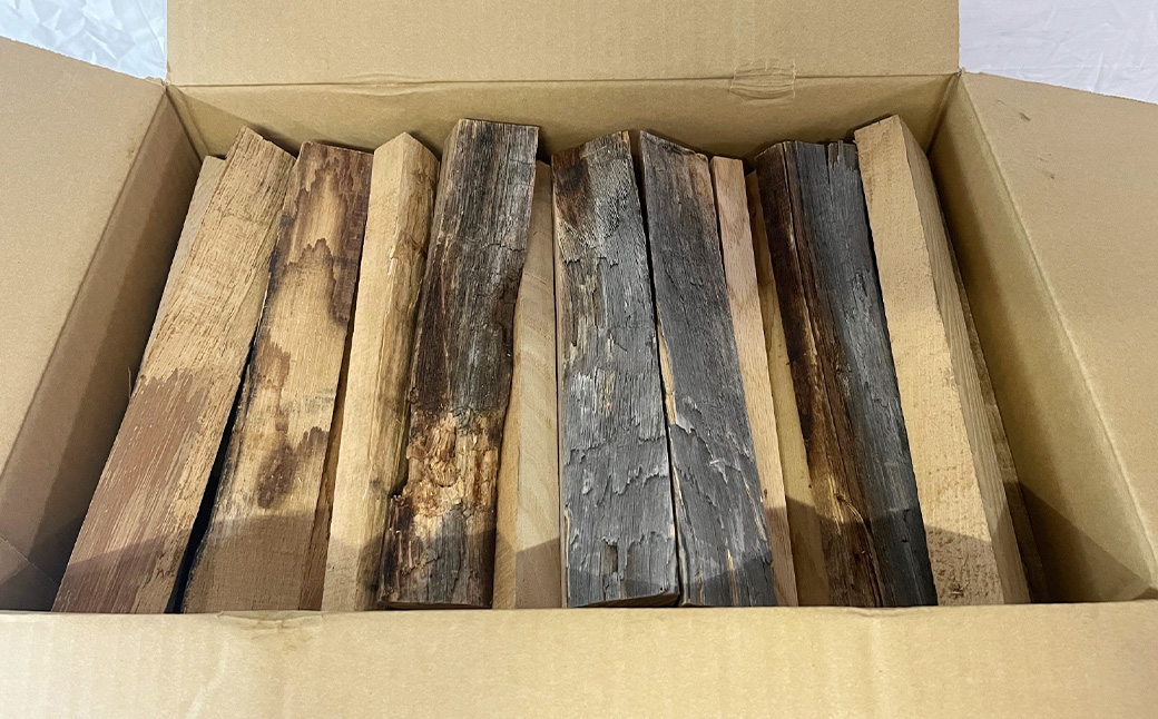 広葉樹の切れてる薪 各30cm 合計約17kg