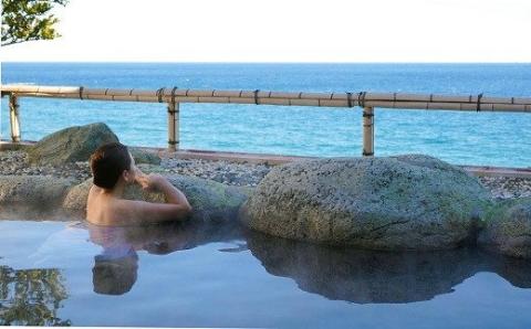 眺望自慢の熱川館　平日限定　最上階　露天風呂付客室　ペア宿泊券　G004／利用券　温泉　静岡県　東伊豆町