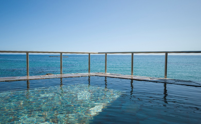 伊勢海老1匹と海鮮バーベキュー・露天風呂入浴セット1名券