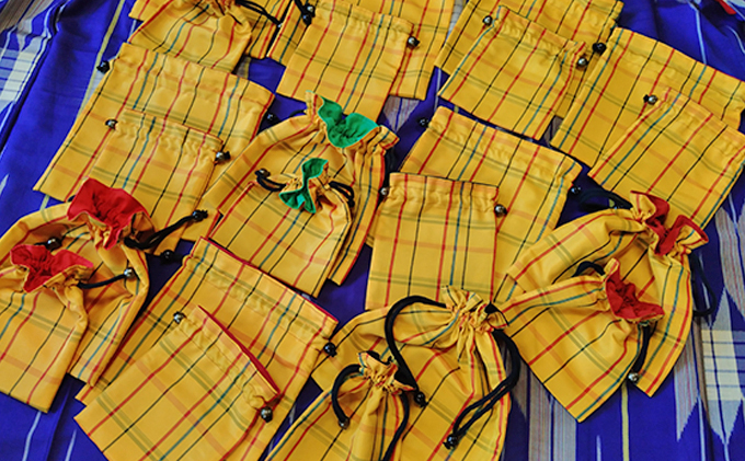 伊豆の踊子　着物地で作った手作り親子巾着袋 雑貨・日用品