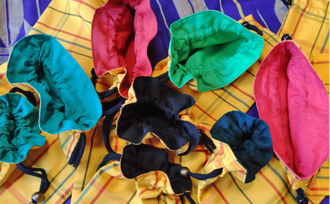 伊豆の踊子　着物地で作った手作り親子巾着袋 雑貨・日用品