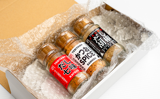 ｶﾈｻの「手火山スパイス詰め合わせ」 かつお 鰹 だし七味 胡椒 調味料 伝統製法 西伊豆