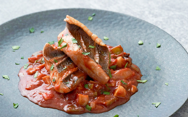 伊豆の地魚を堪能「THIS IZ FISH イサキのアヒージョ＆ピリ辛トマトソース」ENEKO Tokyo磯島仁シェフ監修 イサキ トマト アンチョビ ギフト 御中元 御歳暮 伊豆