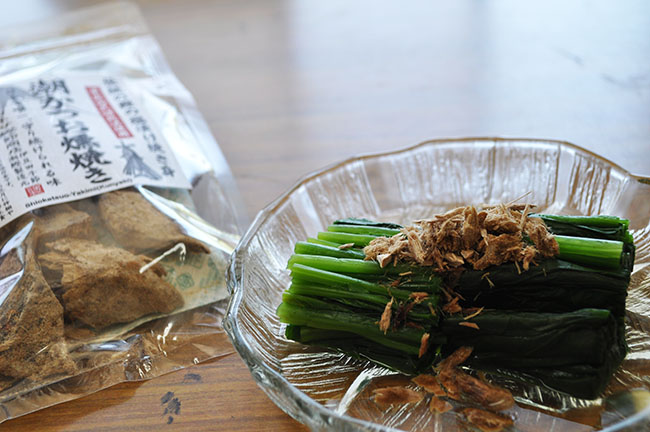 ｶﾈｻの「潮かつお燻焼き３袋セット」 鰹 かつお カツオ 燻焼き 焼き身  お茶漬 調味料 伝統 西伊豆