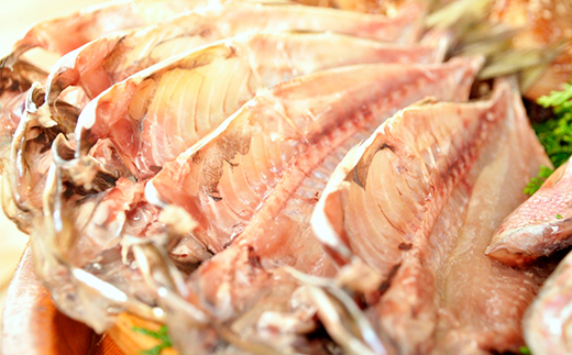 藤文の「豪快たっぷりセット」 金目鯛 あじ えぼ鯛 さば 秋刀魚 いか 干物 ひもの しゃぶしゃぶ みりん干し 冷凍 伊豆 ギフト 御歳暮 御中元