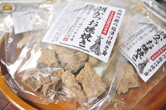 ｶﾈｻの「潮かつお燻焼き３袋セット」 鰹 かつお カツオ 燻焼き 焼き身  お茶漬 調味料 伝統 西伊豆