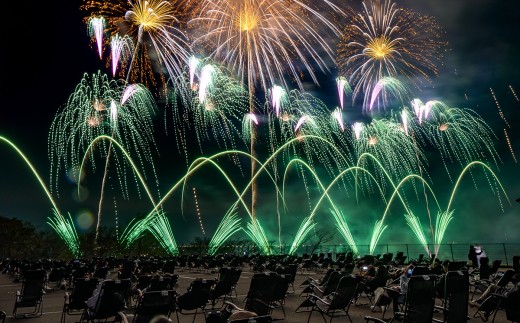 J13【2026年4月11日（土）開催】「富士山花火 vs スピードウェイ2026」 パドックパノラマエリア リクライニングチェア 1名