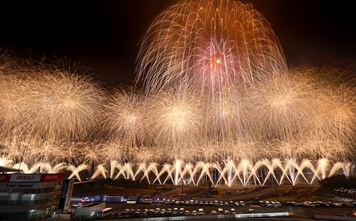 B61【2026年4月11日（土）開催】「富士山花火 vs スピードウェイ2026」富士スピードウェイ内駐車場チケット（普通乗用車）1台