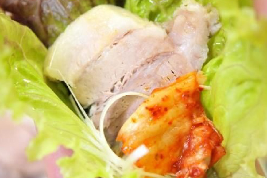 【三代目！肉工房 松本秋義】まっ白煮豚400g×4 [吉田ハム工場 静岡県 吉田町 22424670] 煮豚 松本秋義 冷凍 食品 豚肉 豚バラ肉 チャーシュー ブロック 焼き豚 肉 角煮 豚角煮 保存料 おつまみ おかず つまみ