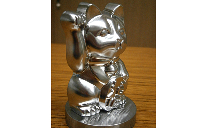 招き猫のペーパ－ウェイト