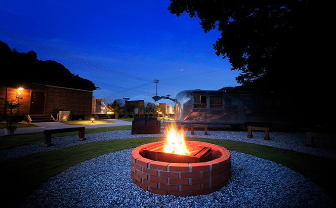 リバウッドリゾート宿泊券C　大人4名様 1泊2食付き宿泊券