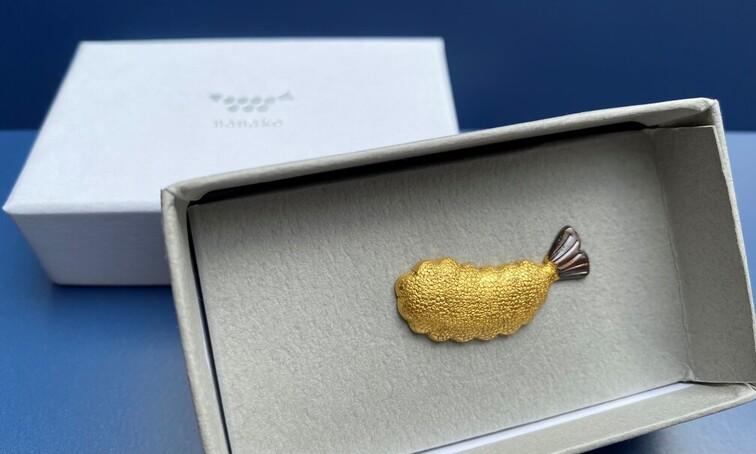 話題独占？！名古屋名物【エビフライ】魚のアクセサリーシリーズ”nanako”ピンズ