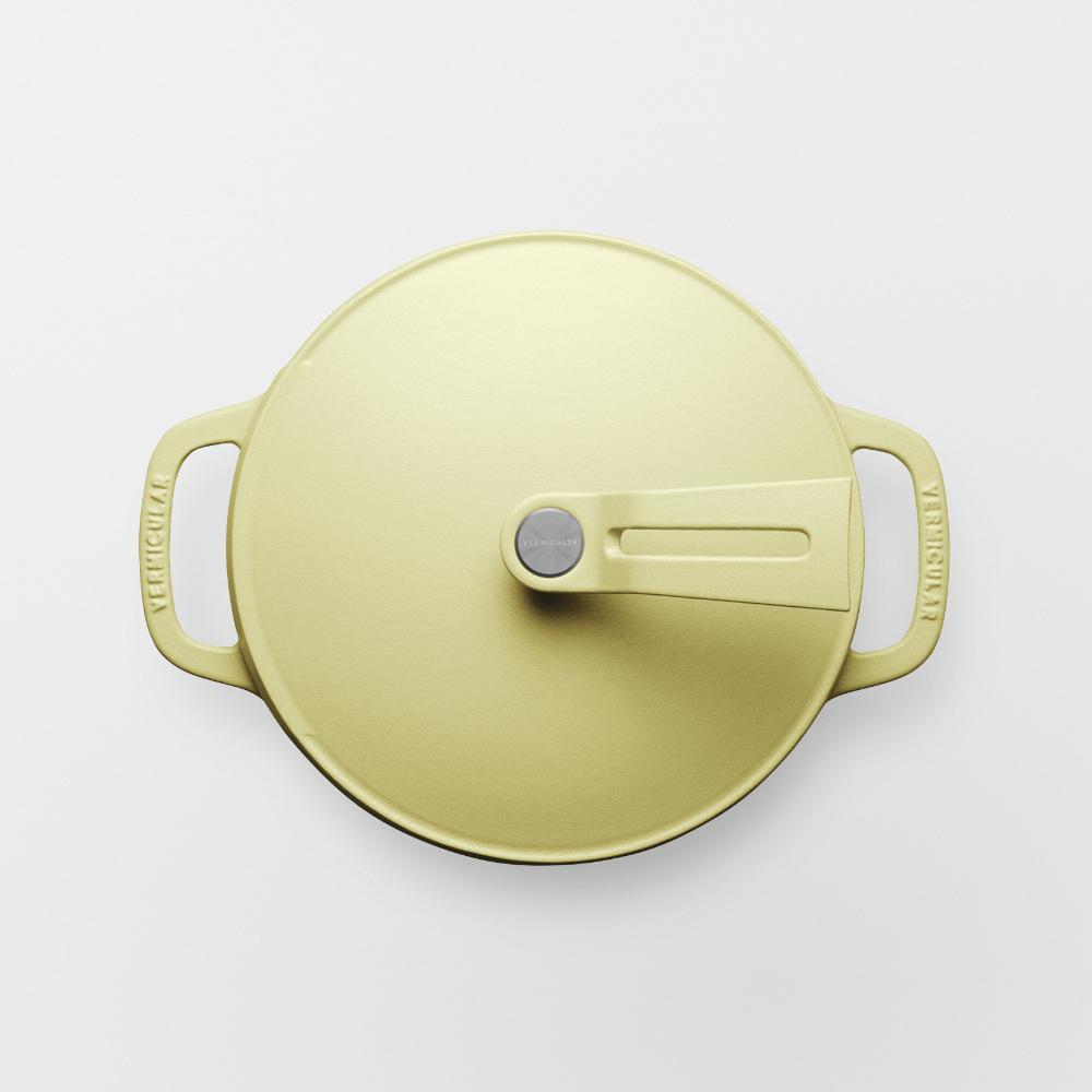 バーミキュラ オーブンポット2 18cm（マットカモミールイエロー） | 鍋 なべ ホーロー鍋 調理器具 キッチン用品 VERMICULAR ガス火 ガス IH IH対応 エナメル加工 高級感 おしゃれ 無水調理 煮込み 蒸し 焼き 長持ち ギフト プレゼント 人気 おすすめ 送料無料