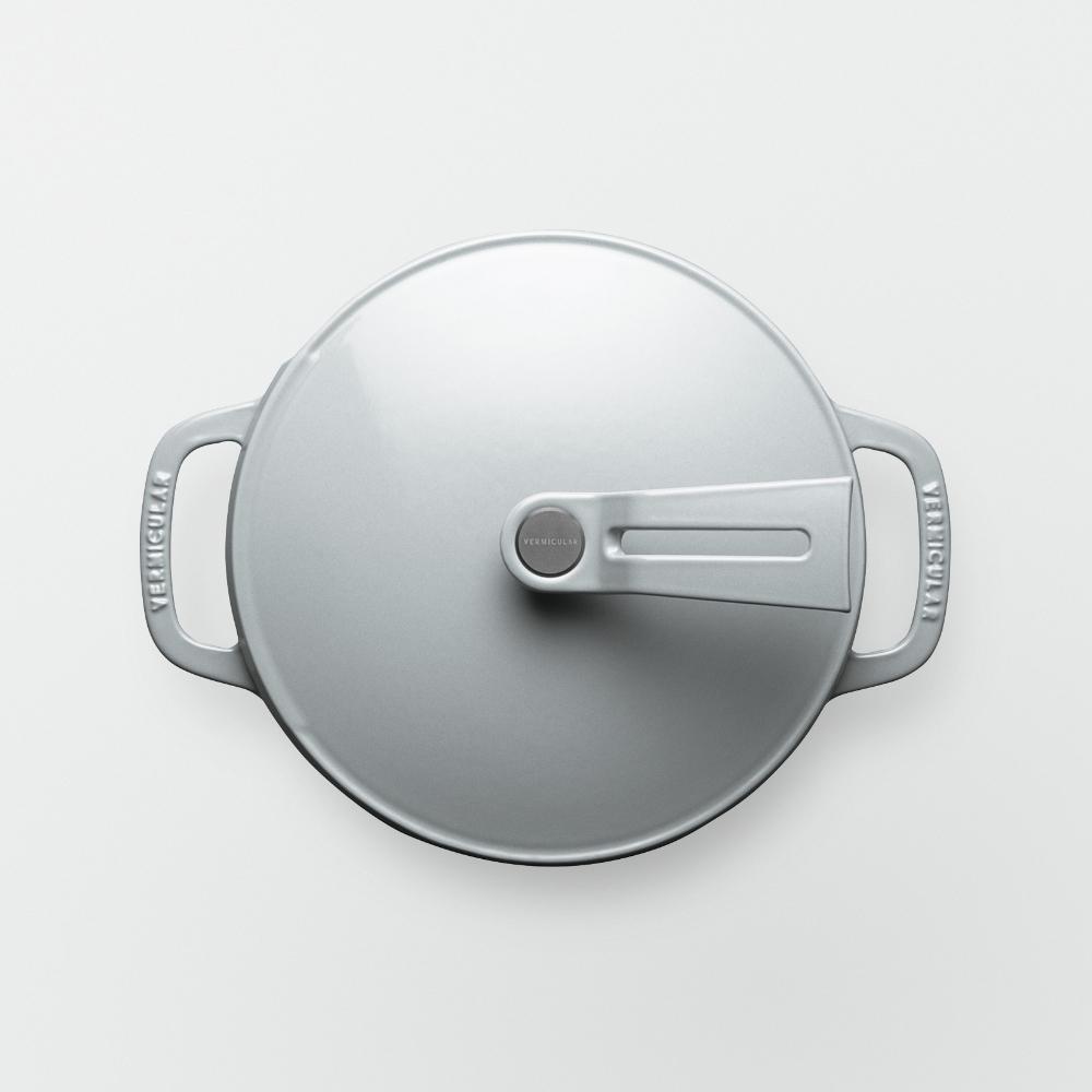 バーミキュラ オーブンポット2 18cm（オイスターグレー） | 鍋 なべ ホーロー鍋 調理器具 キッチン用品 VERMICULAR ガス火 ガス IH IH対応 エナメル加工 高級感 おしゃれ 無水調理 煮込み 蒸し 焼き 長持ち ギフト プレゼント 人気 おすすめ 送料無料
