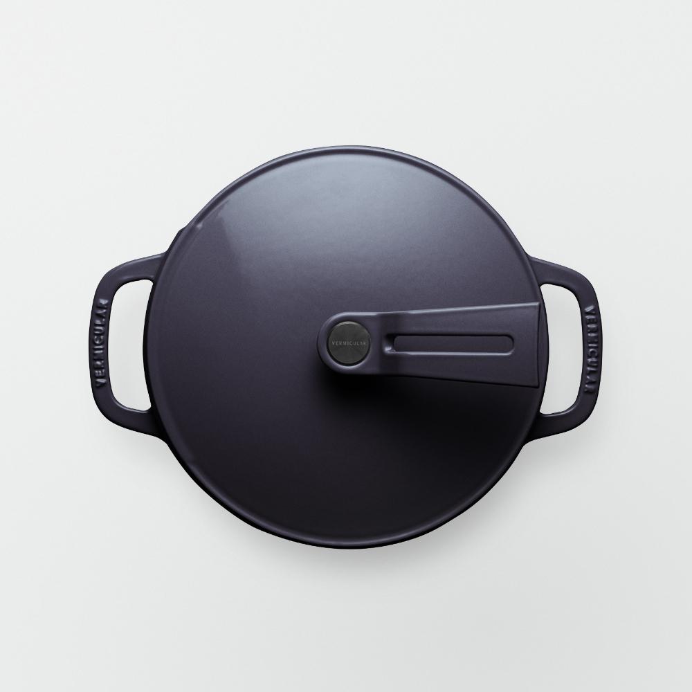バーミキュラ オーブンポット2 18cm（オーシャンネイビー） | 鍋 なべ ホーロー鍋 調理器具 キッチン用品 VERMICULAR ガス火 ガス IH IH対応 エナメル加工 高級感 おしゃれ 無水調理 煮込み 蒸し 焼き 長持ち ギフト プレゼント 人気 おすすめ 送料無料