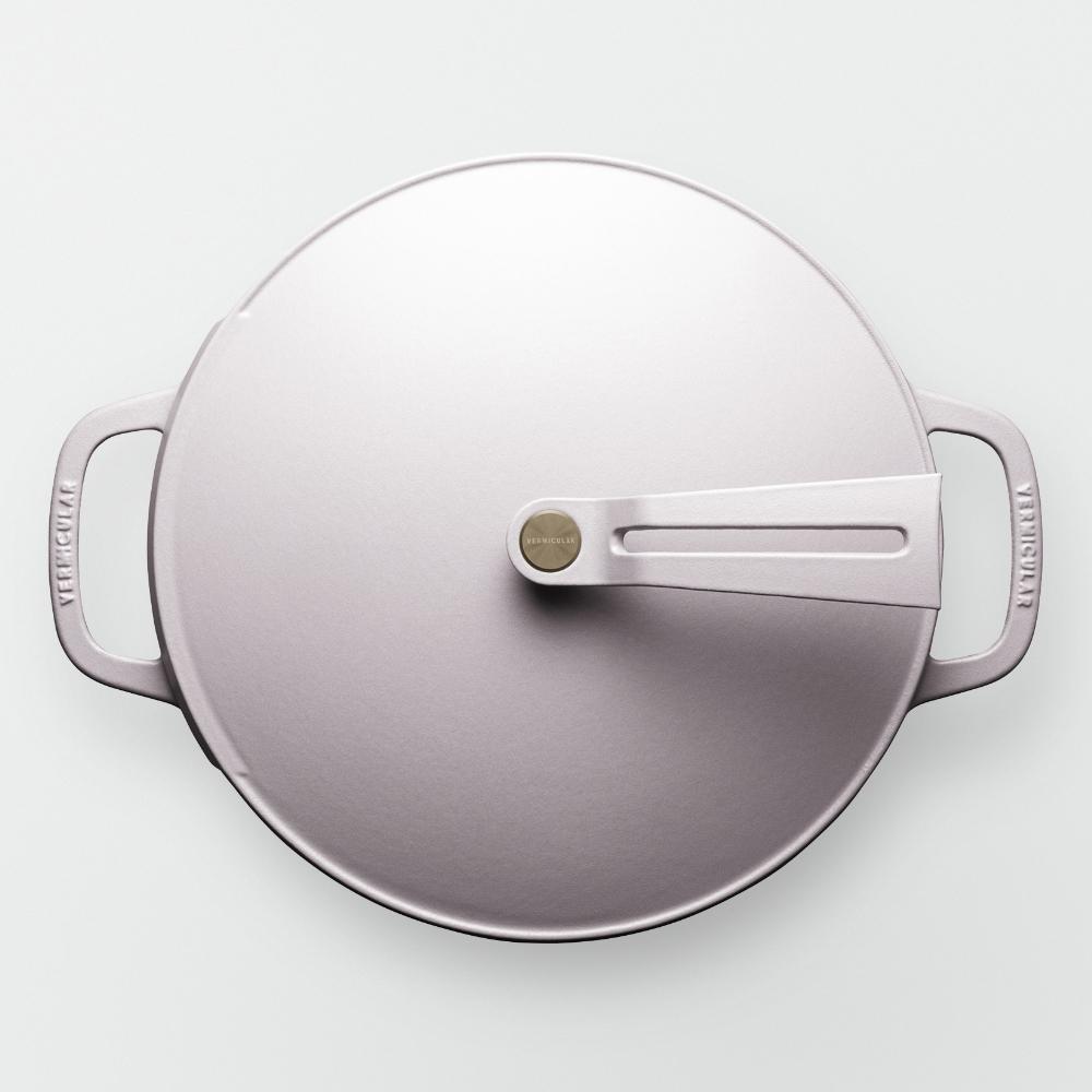 バーミキュラ オーブンポット2 26cm（マットクラウドピンク） | 鍋 なべ ホーロー鍋 調理器具 キッチン用品 VERMICULAR ガス火 ガス IH IH対応 エナメル加工 高級感 おしゃれ 無水調理 煮込み 蒸し 焼き 長持ち ギフト プレゼント 人気 おすすめ 送料無料