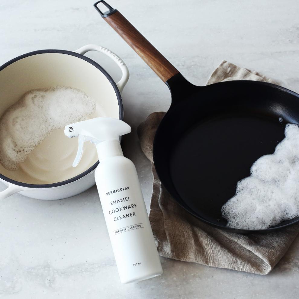 バーミキュラ エナメルクックウェアクリーナー　3本セット（つけかえボトル3本） | 専用クリーナー ホーロー鍋用 VERMICULAR エナメル お手入れ 簡単 清潔 長持ち 掃除グッズ お掃除 台所用品 キッチンケア 鍋クリーナー ギフト プレゼント 人気 おすすめ 送料無料