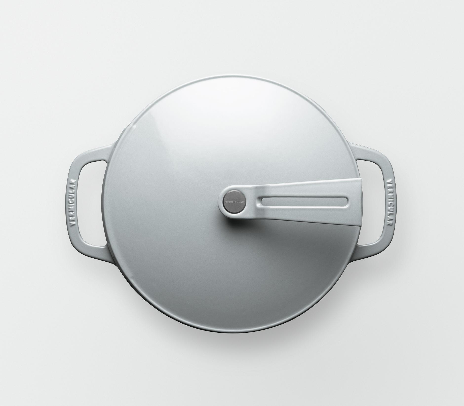 バーミキュラ オーブンポット2 22cm 浅型（オイスターグレー／セルフスタンディングリッド） | 鍋 なべ ホーロー鍋 調理器具 キッチン用品 VERMICULAR ガス火 ガス IH IH対応 エナメル加工 高級感 おしゃれ 無水調理 煮込み 蒸し 焼き 長持ち ギフト プレゼント 人気 おすすめ 送料無料