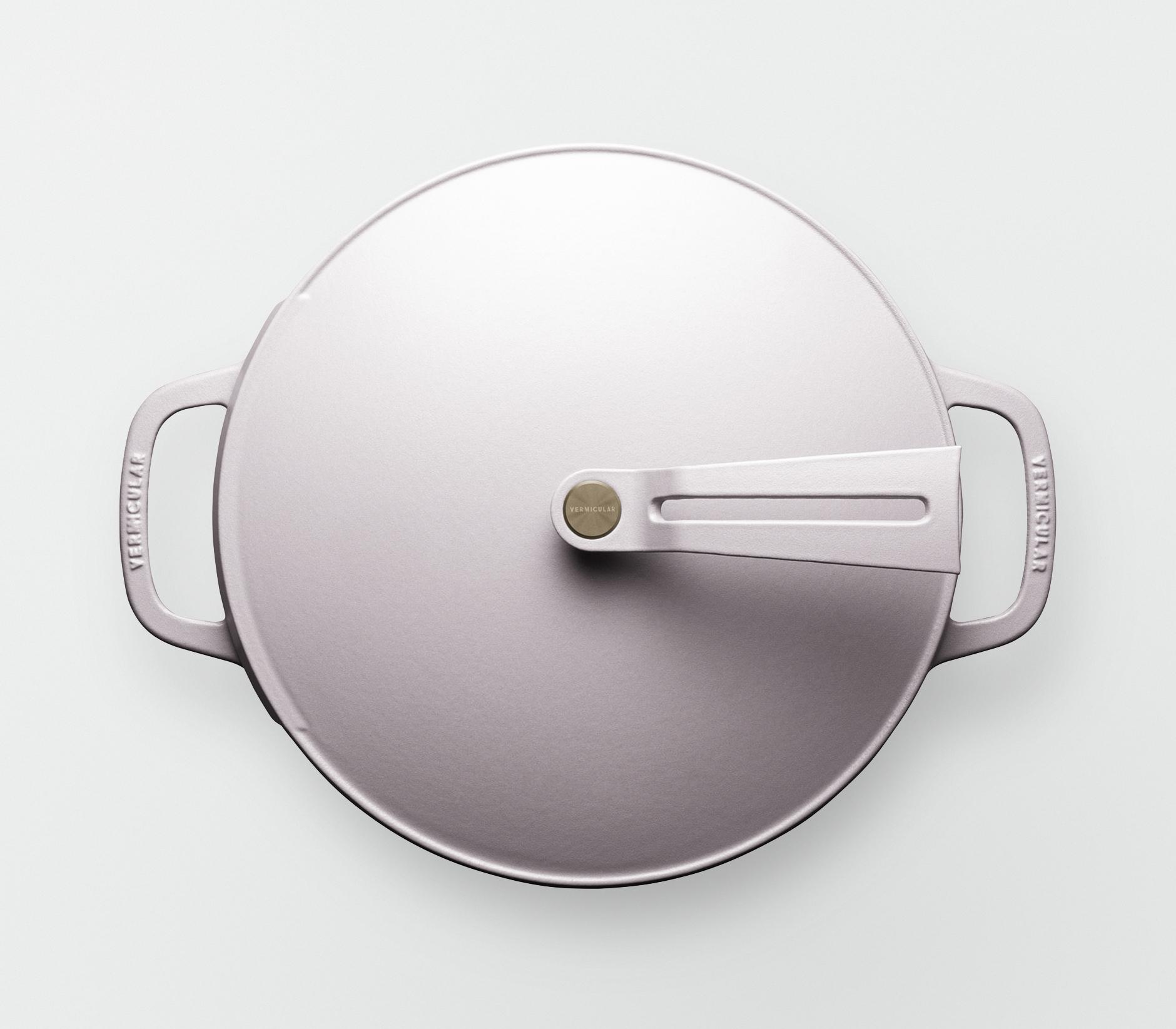 バーミキュラ オーブンポット2 26cm 浅型（マットクラウドピンク／セルフスタンディングリッド） | 鍋 なべ ホーロー鍋 調理器具 キッチン用品 VERMICULAR ガス火 ガス IH IH対応 エナメル加工 高級感 おしゃれ 無水調理 煮込み 蒸し 焼き 長持ち ギフト プレゼント 人気 おすすめ 送料無料