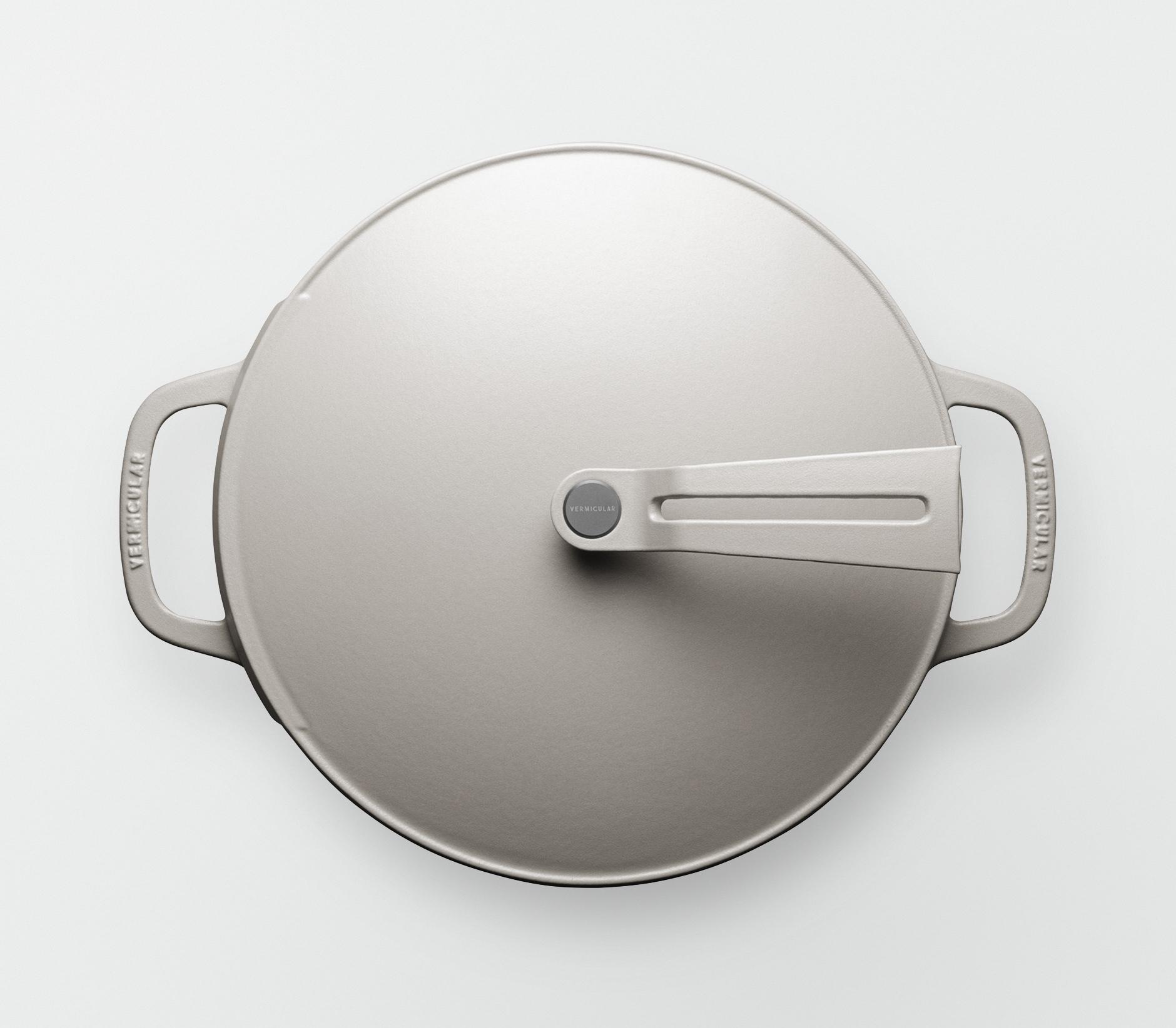 バーミキュラ オーブンポット2 26cm 浅型（マットリネンベージュ／セルフスタンディングリッド） | 鍋 なべ ホーロー鍋 調理器具 キッチン用品 VERMICULAR ガス火 ガス IH IH対応 エナメル加工 高級感 おしゃれ 無水調理 煮込み 蒸し 焼き 長持ち ギフト プレゼント 人気 おすすめ 送料無料