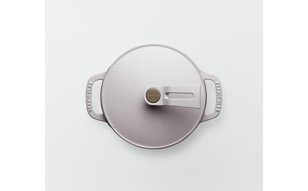 オーブンポット2 MINI 14cm【マットクラウドピンク】（セルフスタンディングリッド） | 鍋 なべ ホーロー鍋 調理器具 キッチン用品 バーミキュラ VERMICULAR ガス火 ガス IH IH対応 エナメル加工 高級感 おしゃれ 無水調理 煮込み 蒸し 焼き 長持ち ギフト プレゼント 人気 おすすめ 送料無料