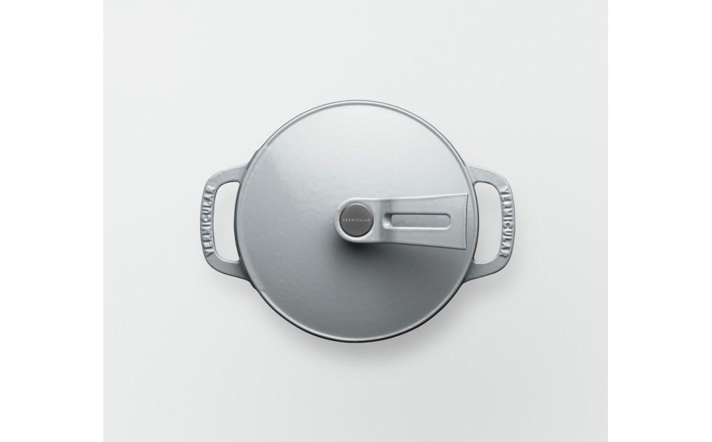 オーブンポット2 MINI 14cm【オイスターグレー】（セルフスタンディングリッド） | 鍋 なべ ホーロー鍋 調理器具 キッチン用品 バーミキュラ VERMICULAR ガス火 ガス IH IH対応 エナメル加工 高級感 おしゃれ 無水調理 煮込み 蒸し 焼き 長持ち ギフト プレゼント 人気 おすすめ 送料無料