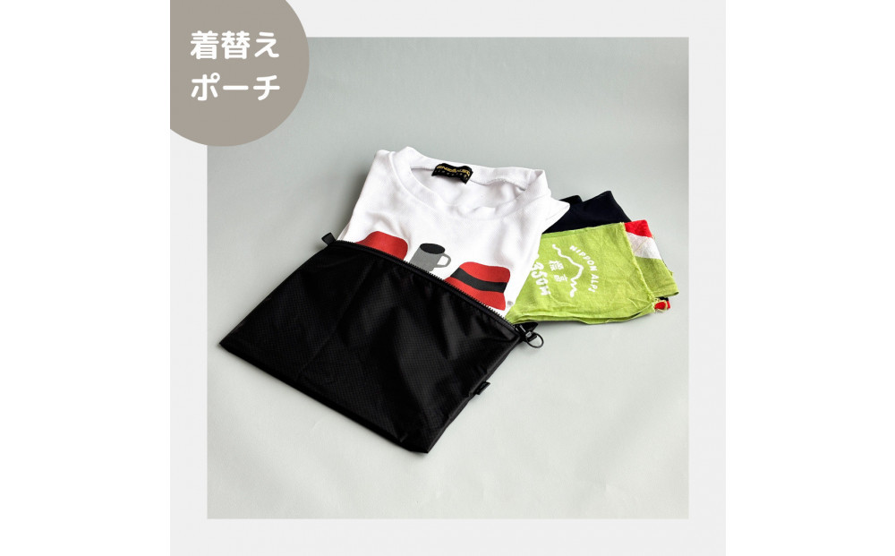 【黒】A5サイズが入る軽いナイロンフラットポーチ　旅行用　着替え