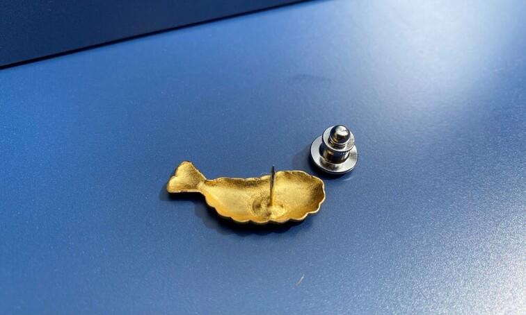 話題独占？！名古屋名物【エビフライ】魚のアクセサリーシリーズ”nanako”ピンズ