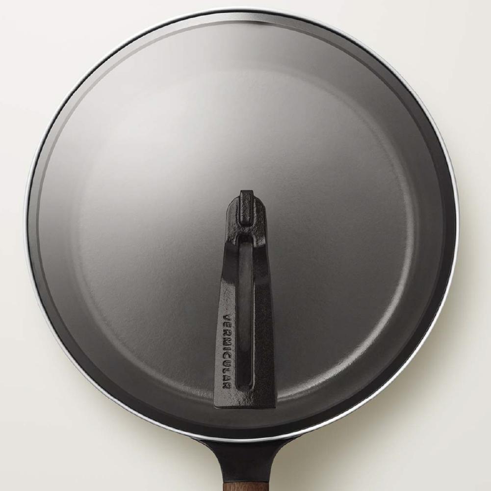 バーミキュラ フライパン28cm深型ウォールナット＋専用リッド 【スマートパッケージ】 | フライパン 調理器具 VERMICULAR ガス火 ガス IH IH対応 エナメル加工 キッチン用品 高級感 おしゃれ 人気 おすすめ 無水調理 焼き料理 グリル料理 朝食 卵料理 パン料理 ヘルシー 長持ち ギフト プレゼント 送料無料