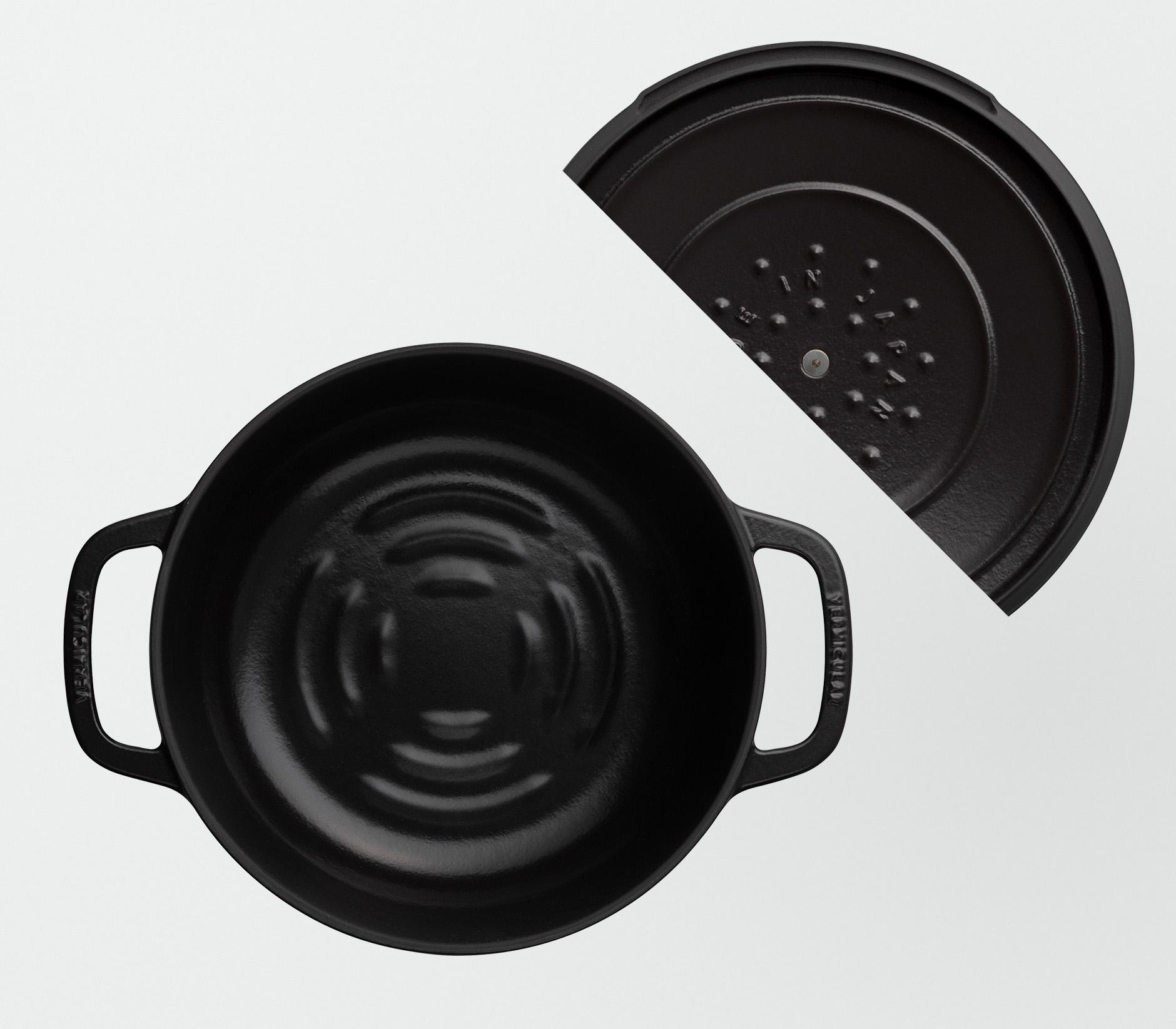 バーミキュラ オーブンポット2 22cm 浅型（マットブラック／セルフスタンディングリッド） | 鍋 なべ ホーロー鍋 調理器具 キッチン用品 VERMICULAR ガス火 ガス IH IH対応 エナメル加工 高級感 おしゃれ 無水調理 煮込み 蒸し 焼き 長持ち ギフト プレゼント 人気 おすすめ 送料無料