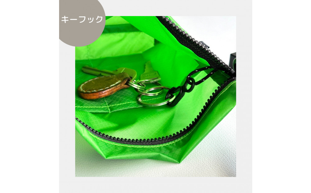 【緑】雨の日にも！ポケット付き軽量ナイロンショルダーバッグ　サコッシュ　撥水ポシェット