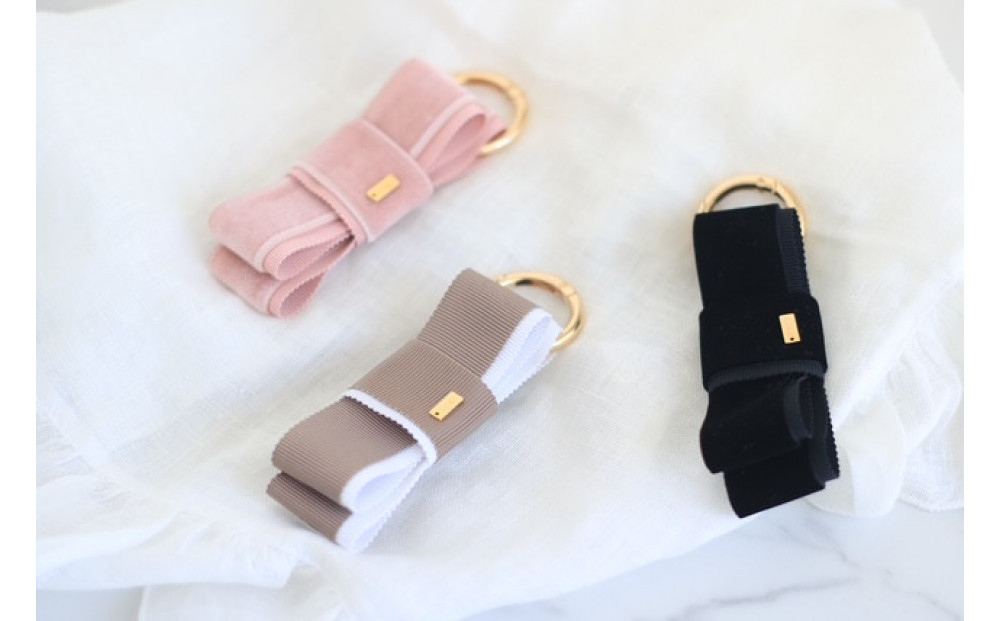 リボンチャーム　【ベージュホワイトバイカラー】