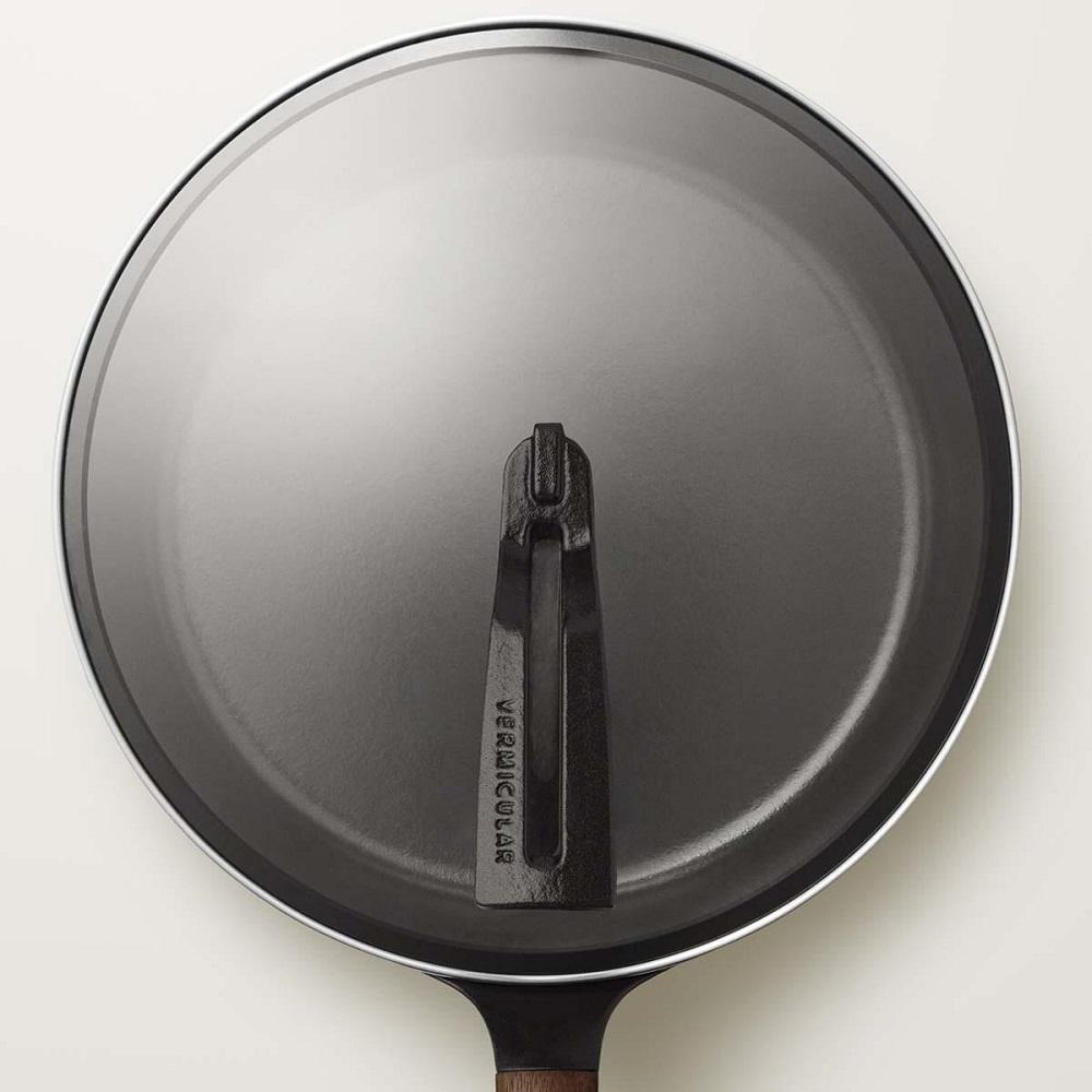 バーミキュラ フライパン28cm（ウォールナット）＋専用リッド | フライパン 調理器具 VERMICULAR ガス火 ガス IH IH対応 エナメル加工 キッチン用品 高級感 おしゃれ 人気 おすすめ 無水調理 焼き料理 グリル料理 朝食 卵料理 パン料理 ヘルシー 長持ち ギフト プレゼント 送料無料