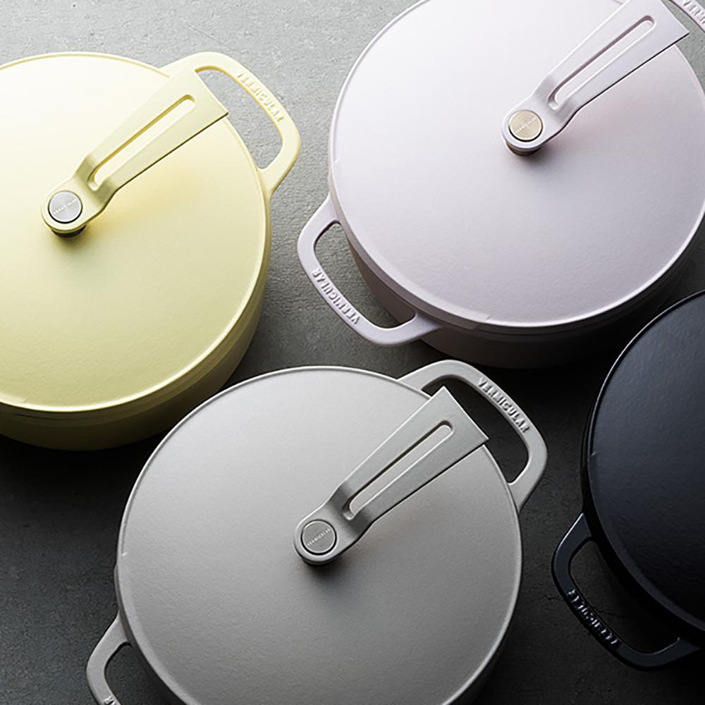 バーミキュラ オーブンポット2 22cm（マットブラック） | 鍋 なべ ホーロー鍋 調理器具 キッチン用品 VERMICULAR ガス火 ガス IH IH対応 エナメル加工 高級感 おしゃれ 無水調理 煮込み 蒸し 焼き 長持ち ギフト プレゼント 人気 おすすめ 送料無料