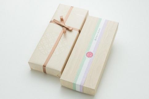 なるみくるみ餅 白糖4個,黒糖4個の詰め合わせ