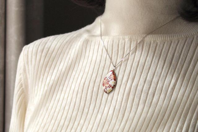 【尾張七宝窯元　加藤七宝製作所】極上ペンダント　紅梅